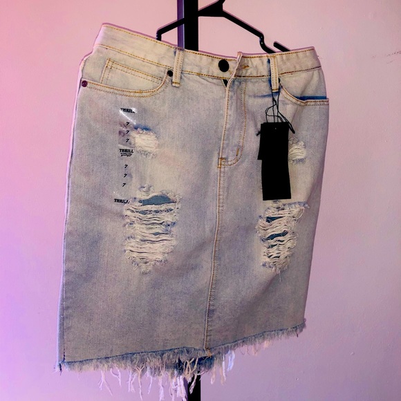 BRAND NEW DISTRESS JEAN SKIRT - Picture 1 of 5